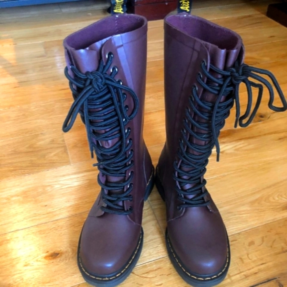 NEW! RARE! Dr. Martens Rainboots LACE UP| Maroon | Size 7 womens